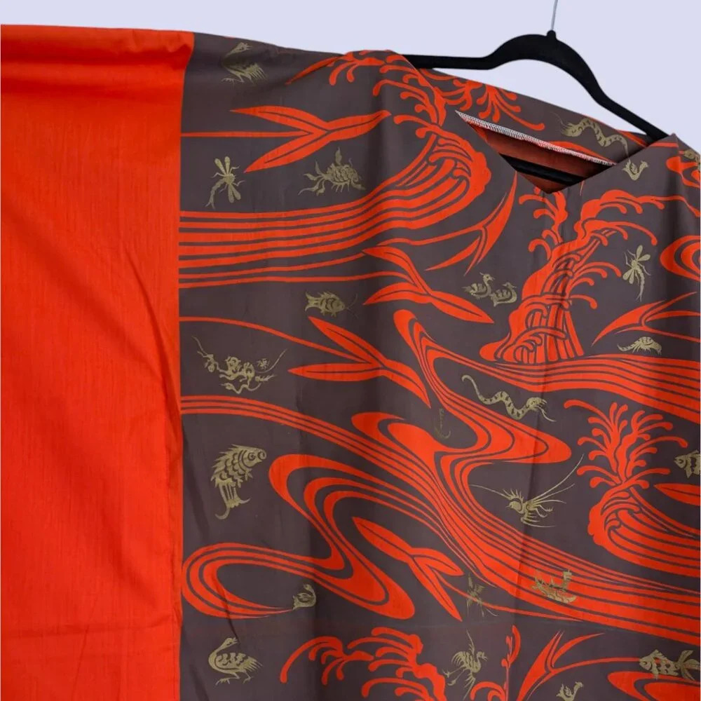 Red Patterned Simple Poncho - Picture 3 of 3